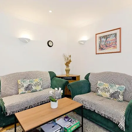Airport Comfy House Homestay